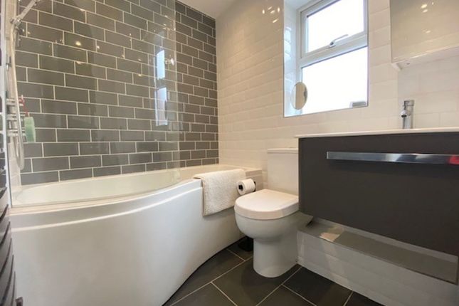 8 Horseshoe Close, Maidstone photo 2