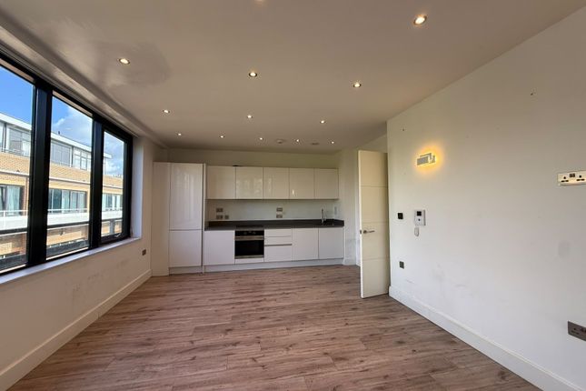 Flat 21, Leat House, Newbury photo 2