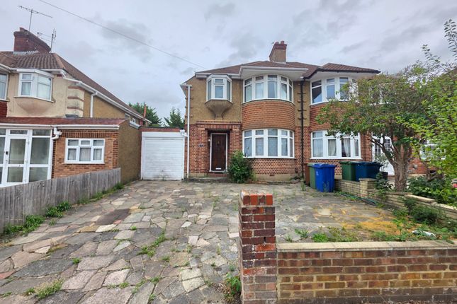 68, Worple Way, Greater London photo 3