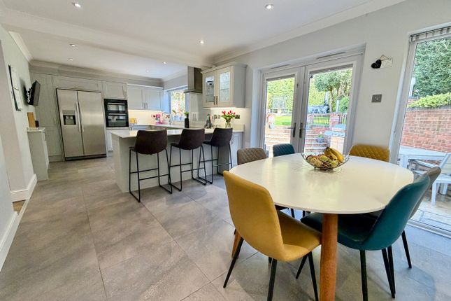 17, Fern Close, FRIMLEY photo 2