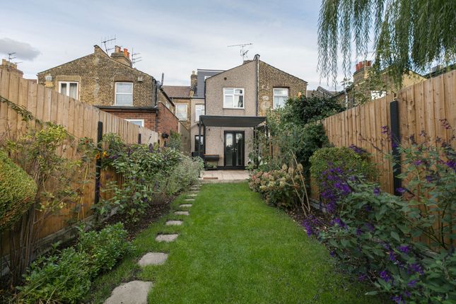 26 Edinburgh Road, London photo 4