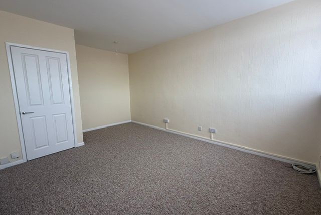 131, Highlands Road, Fareham photo 3