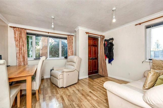 Westfield Road, Crawley photo 3