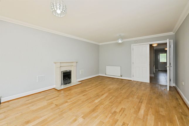 3, The Mead, Broxbourne photo 4