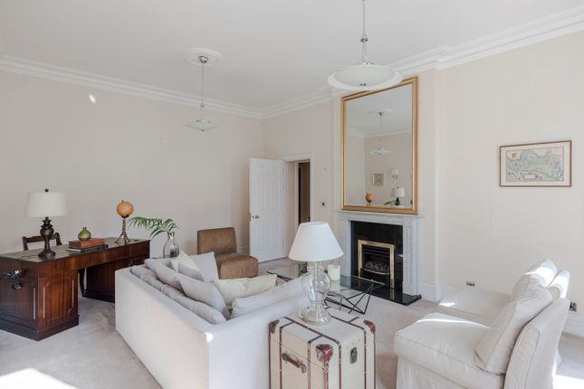 Flat for sale in Pall Mall, St James's, London
