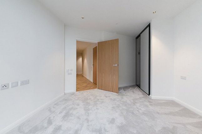 D Apartment 1104, 1, Deal Porters Way, London photo 4