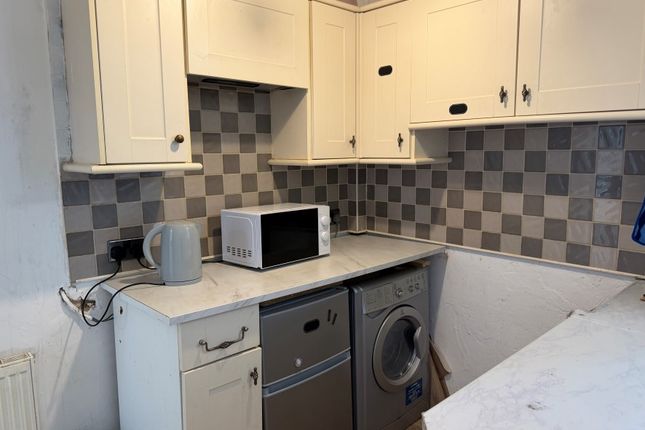 198 Abbey Road, Barrow-In-Furness photo 3