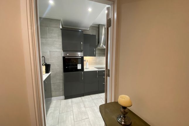Flat 5, Sittingbourne photo 4