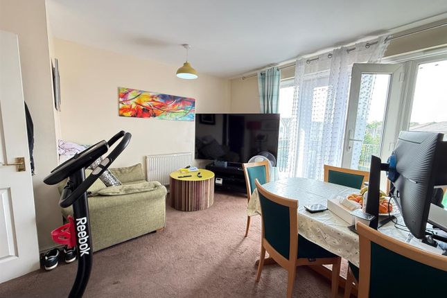 9, Blackthorn Road, Ilford photo 4