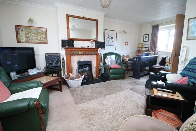 12, Arnold Noad Corner, Southwick photo 3