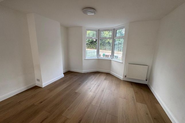 9, Heath Lane, Dartford photo 3