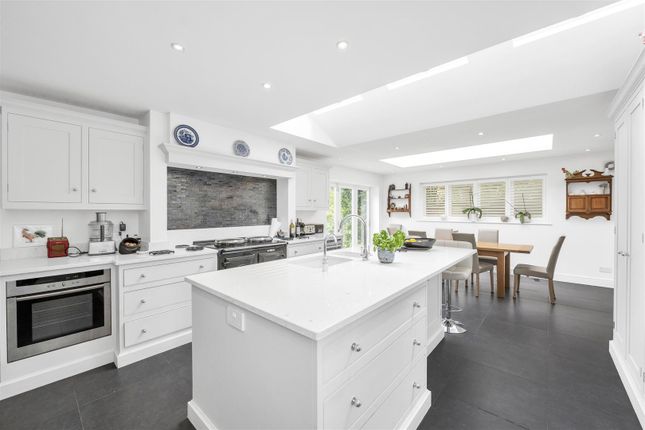 3, Blackmore Manor, Blackmore End photo 2