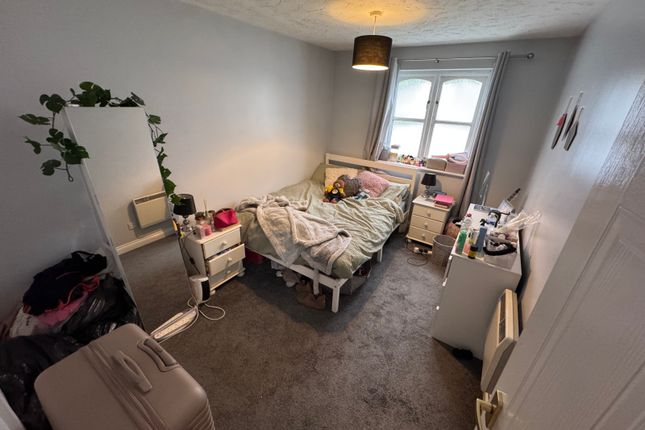Flat 10, Roedean House,, Exeter Close, Hertfordshire photo 4