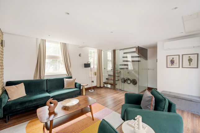 17 & 18 Ovington Mews, London photo 3