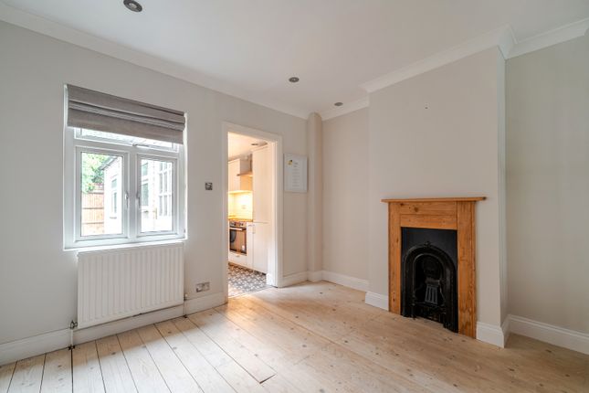 Springfield Lane, Weybridge photo 4
