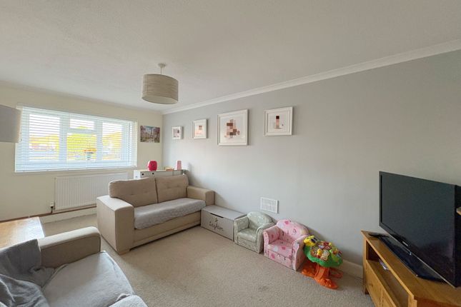 36 Sinderberry Drive, Northway, Tewkesbury photo 3