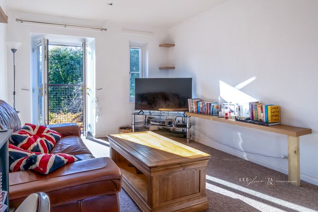 4, John Wiskar Drive, Cranleigh photo 2