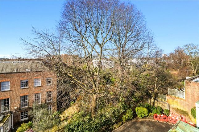 Town house for sale in Abbotsbury Close, Holland Park, London