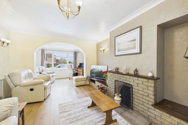 34, Hingham Road, Attleborough photo 2