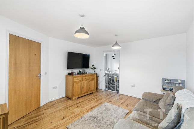 5, Nightingale Close, Halesworth photo 2