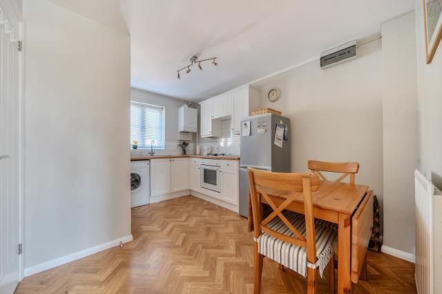 12, Pembroke Place, Bampton photo 4