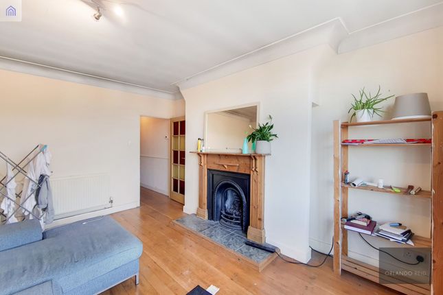 Thumbnail Flat to rent in Kings Avenue, Clapham, London