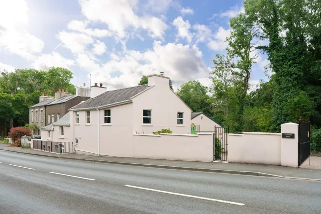 Sycamore House, Kewaigue Hill, Douglas photo 2