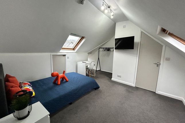 Room 7 223,, West Wycombe Road, High Wycombe photo 5