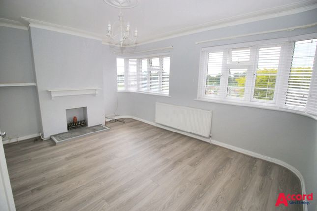 Thumbnail Flat to rent in Corbets Tey Road, Upminster