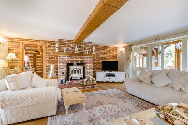 Hill Farm Barn, Methwold Road, King's Lynn photo 4