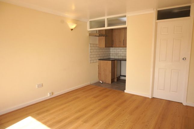 22, Fairhaven Court, Swansea photo 2