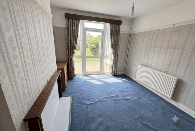 Meadow Waye, HOUNSLOW photo 3