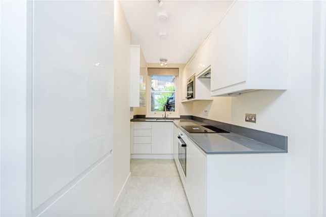 Flat to rent in Dymock Street, Fulham