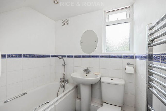 5, Robin Hood Lane, London photo 4
