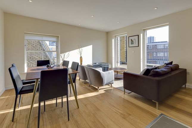 Flat to rent in Rockland Apartments, 5 Lakenham Place, Bow