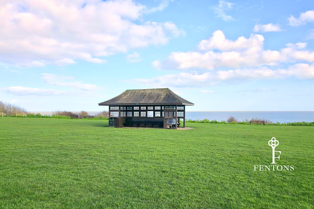 4 Frinton Court, The Esplanade, Frinton-on-Sea photo 3
