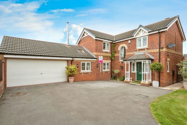 Thumbnail Detached house for sale in Howell Gardens, Thurnscoe, Rotherham