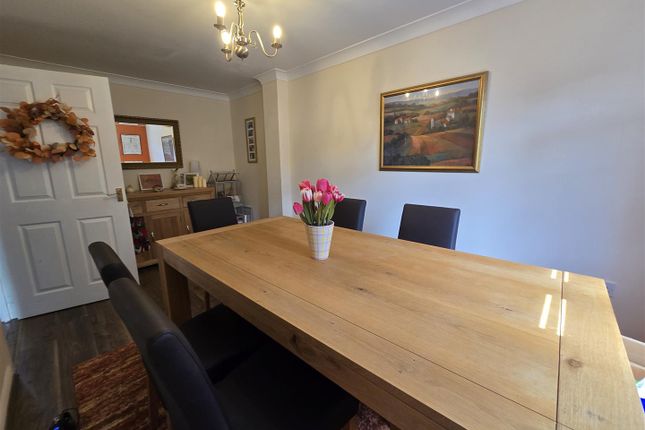 1, Holly Court, Kidderminster photo 5