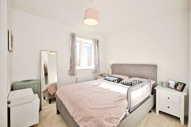 21, Sisken Place, Yeovil photo 4