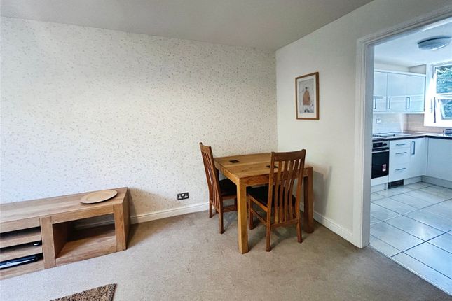 16, Forest Court, Eastern Green photo 3