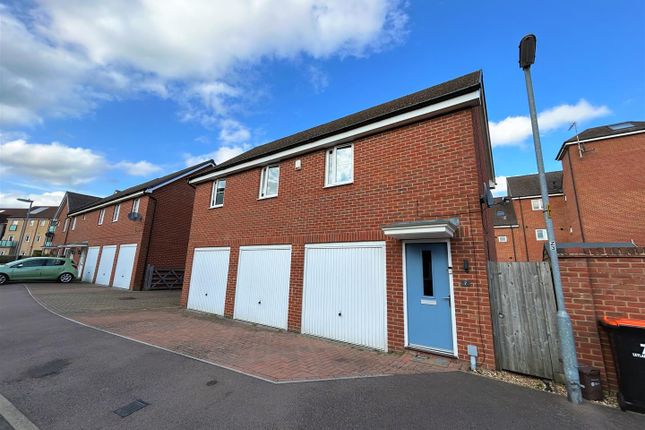 Thumbnail Detached house for sale in Leyland Road, Dunstable