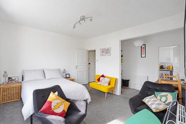 Flat 8, 16, Hamlet Road, London photo 4