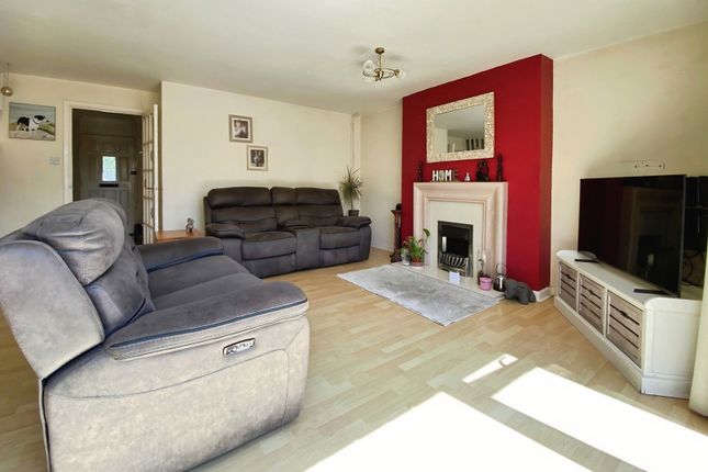 75, Emmbrook Road, Berkshire photo 3