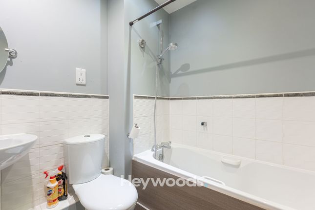 37 Millstone Court, Stone photo 5