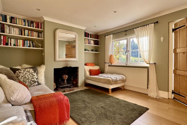 Chamomile Cottage, Guildford photo 2