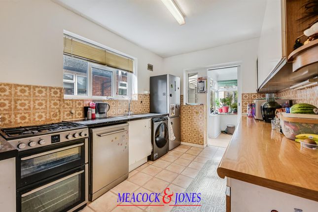 74, Hunter Avenue, Brentwood photo 3