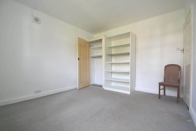 Thumbnail Room to rent in Barn Way, Brent
