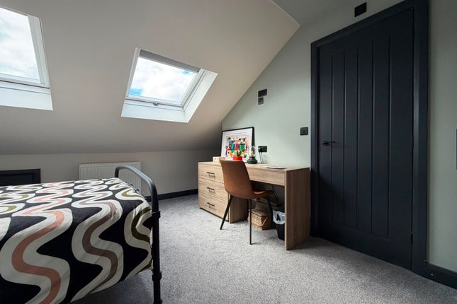 Room 5, 16, Pembroke Road, Leeds photo 3
