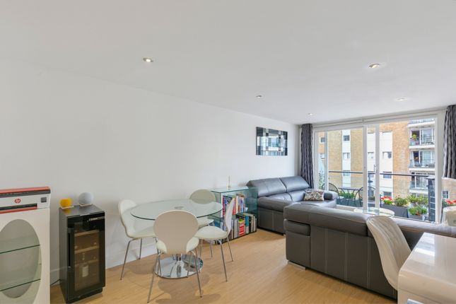 Flat 102 Dolphin House, Smugglers Way, Greater London photo 4