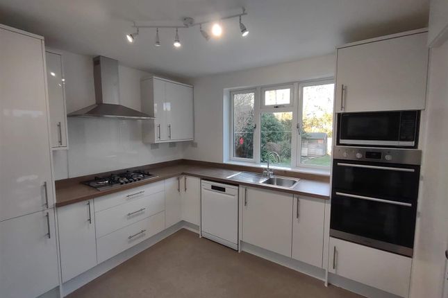 16, Sanderstead Avenue, London photo 3